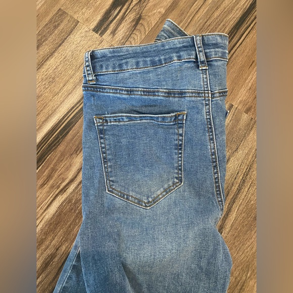 Blue skinny jeans with front slit 👖 - Picture 2 of 3